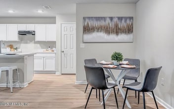 5986 Patterson Ave in Jacksonville, FL - Foto de edificio - Building Photo