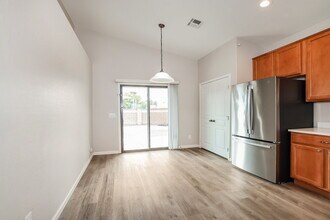 2547 W Lynne Ave in Phoenix, AZ - Building Photo - Building Photo