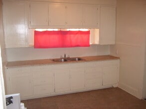 309 N Walnut St in Cleburne, TX - Building Photo - Building Photo