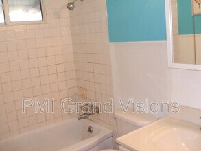 31 Sickles Dr in Decatur, IL - Building Photo - Building Photo