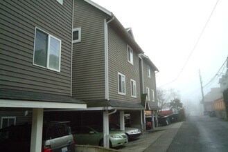 1815 E Pike St in Seattle, WA - Building Photo - Building Photo