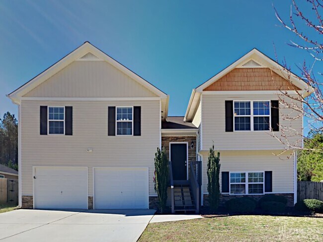 111 Rockefeller Ln in Dallas, GA - Building Photo - Building Photo