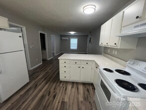 374 Water St in Mooresville, NC - Building Photo - Building Photo