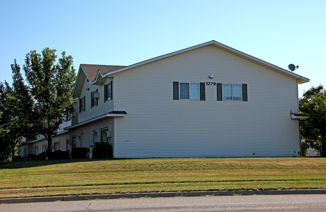 Taylor Ridge Townhomes in Shakopee, MN - Building Photo - Building Photo