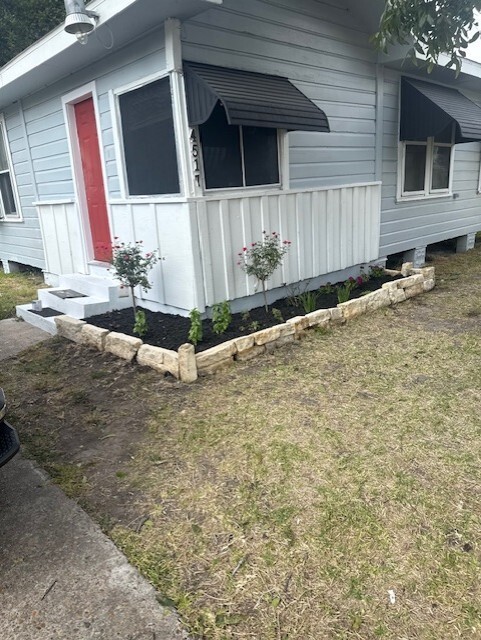 property at 4517 Hirsch Rd