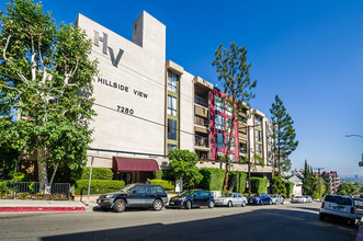 Hillside View in Los Angeles, CA - Foto de edificio - Building Photo