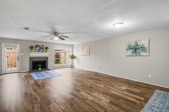 15355 Falmouth Ave in Houston, TX - Building Photo - Building Photo