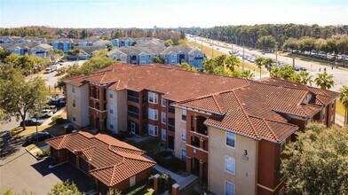 5560 Metrowest Blvd in Orlando, FL - Building Photo - Building Photo