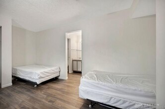 978 Irving Ave in Dayton, OH - Building Photo - Building Photo