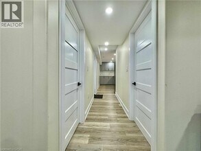 23 Mossgrove Dr in Kitchener, ON - Building Photo - Building Photo