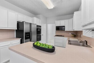 6614 Berrytree Ln in Sugar Land, TX - Building Photo - Building Photo