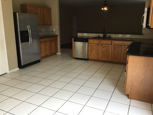 1533 Caymus Ct in Lewisville, TX - Building Photo - Building Photo