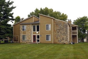 Pebble Point in Indianapolis, IN - Building Photo