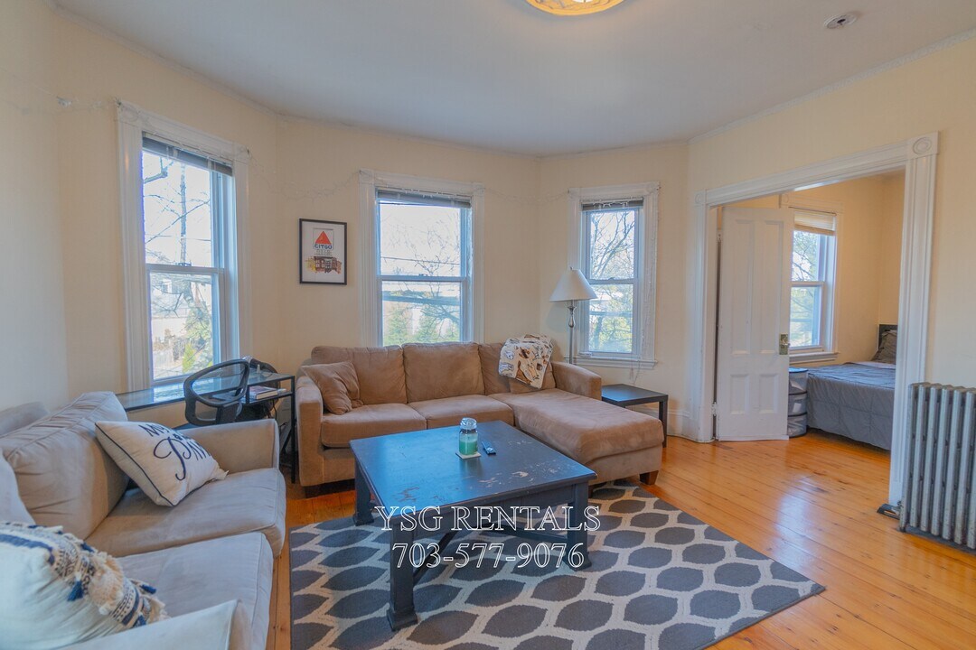 193 Cypress St, Unit #2 in Brookline, MA - Building Photo
