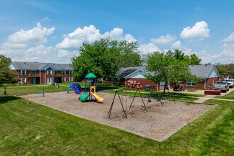 Loper Commons in Shelbyville, IN - Foto de edificio - Building Photo