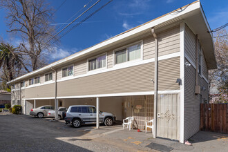 Midtown Manor Rooming House in Sacramento, CA - Building Photo - Building Photo