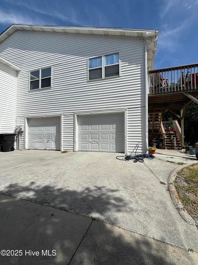 property at 203 W Landing Dr