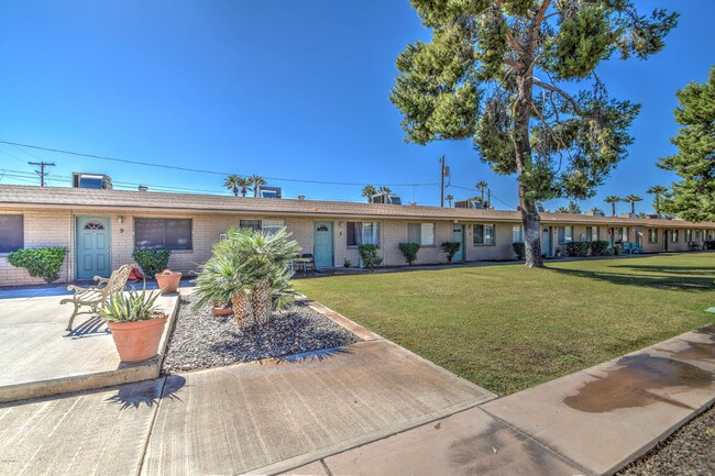 3445 N 36th St-Unit -07 in Phoenix, AZ - Building Photo - Building Photo