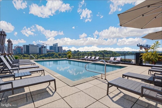 3303 Water St NW in Washington, DC - Building Photo - Building Photo
