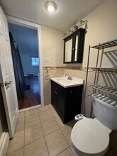 27 Florida Ave, Unit 1 Bedroom Apartment in Bay Shore, NY - Building Photo - Building Photo