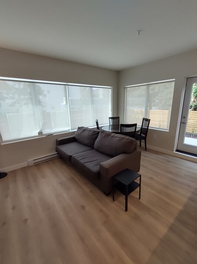 416 Royal Ave in Kelowna, BC - Building Photo - Building Photo