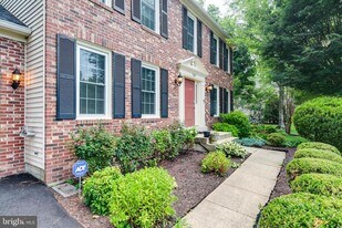 7107 Dudrow Ct in Springfield, VA - Building Photo