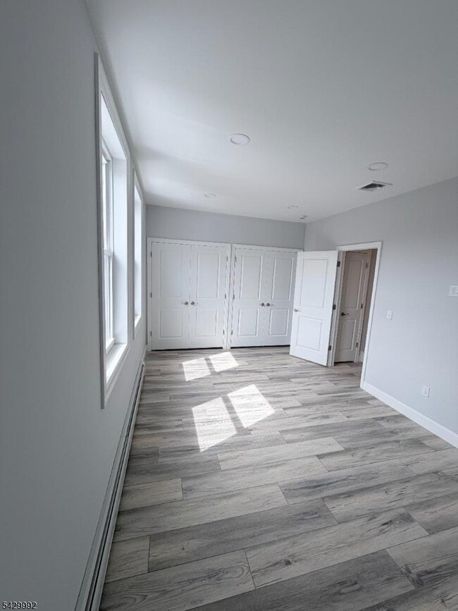 373 Centre St in Nutley, NJ - Building Photo - Building Photo