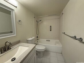 2600 Pualani Way in Honolulu, HI - Foto de edificio - Building Photo