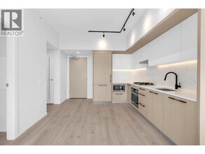 2729 Kingsway in Vancouver, BC - Building Photo - Building Photo