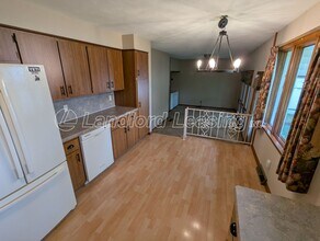 2823 Brookview Dr in Lorain, OH - Building Photo - Building Photo