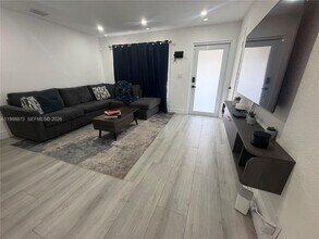 660 SW 30th Terrace in Fort Lauderdale, FL - Building Photo - Building Photo