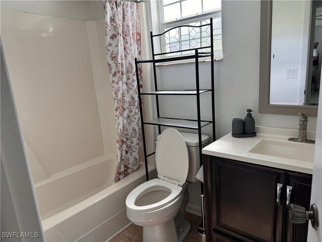 property at 7035 Cedarhurst Dr