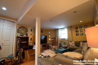 43 Nottinghill Rd, Unit 1 in Boston, MA - Building Photo - Building Photo