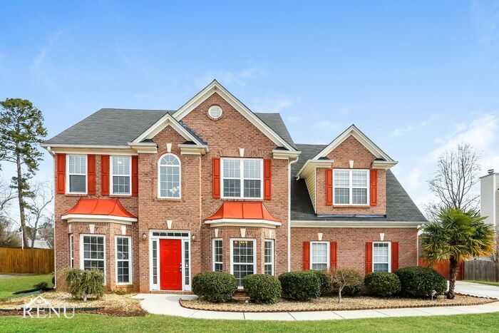 2670 Lake Commons Ct in Snellville, GA - Building Photo