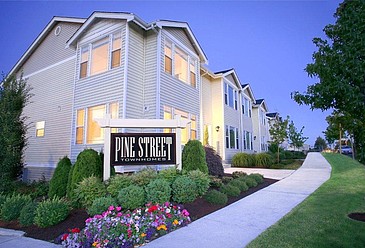 Pine Street Townhomes in Tacoma, WA - Foto de edificio - Building Photo