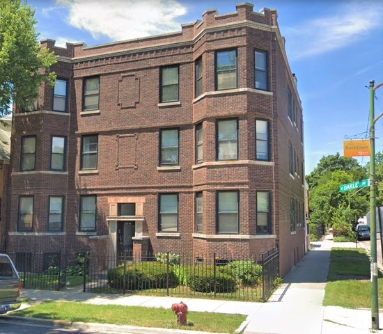 2116 N Oakley Ave in Chicago, IL - Building Photo