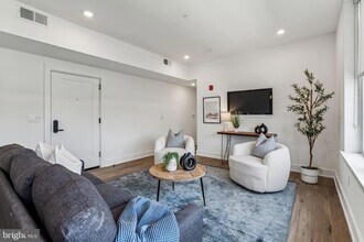 139 W Chelten Ave, Unit 312 in Philadelphia, PA - Building Photo - Building Photo