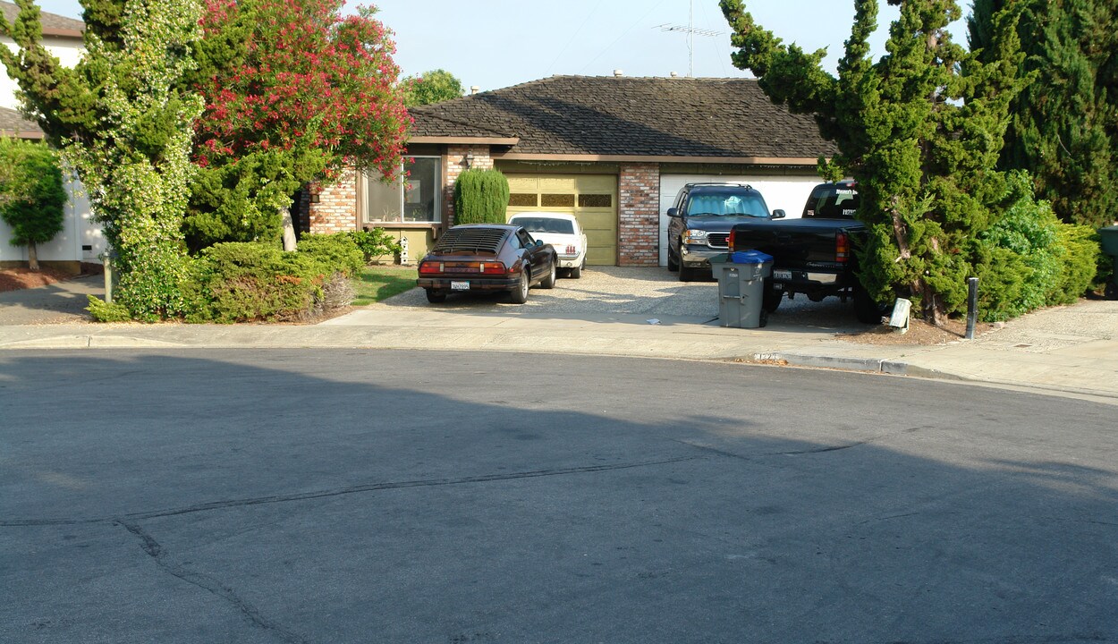 1225 Valerian Ct in Sunnyvale, CA - Building Photo