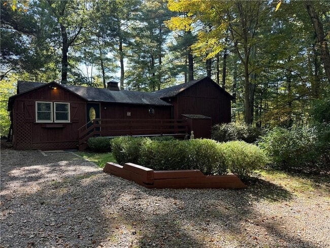 property at 32 Beeholm Rd