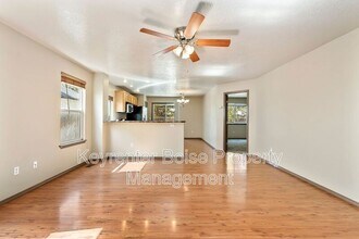 3354 W Wave Dr in Meridian, ID - Building Photo - Building Photo