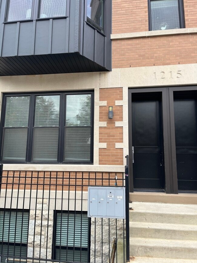 1215 W Erie St in Chicago, IL - Building Photo - Building Photo
