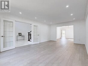 22 Waltham Crescent in Richmond Hill, ON - Building Photo - Building Photo