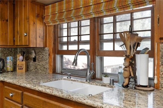 property at 2712 Tirol Dr