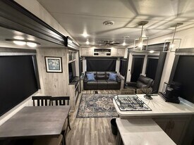 6920 Riverland Dr in Redding, CA - Building Photo