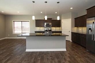 9332 Del Rio Dr in Lincoln, NE - Building Photo - Building Photo