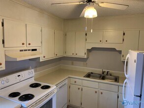 8142 Oldfield Rd SW in Huntsville, AL - Building Photo - Building Photo