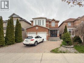 25 Eastvale Dr in Markham, ON - Building Photo