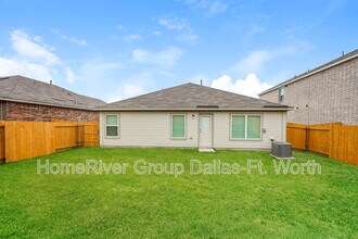 427 Condie Russell Ave in Venus, TX - Foto de edificio - Building Photo