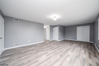 1126 Wheatsheaf Rd in Linden, NJ - Building Photo - Building Photo