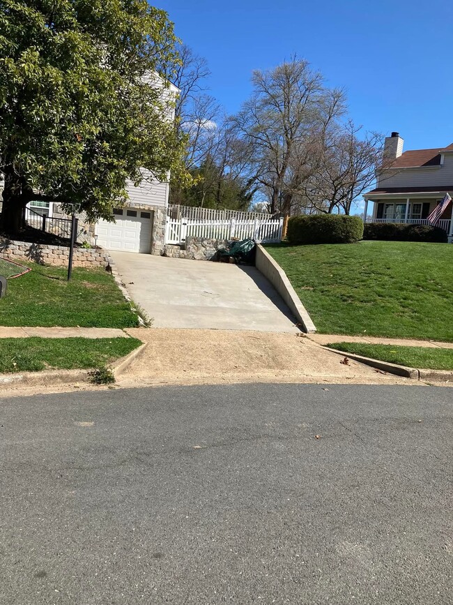 6511 Cape Ct in Falls Church, VA - Building Photo - Building Photo